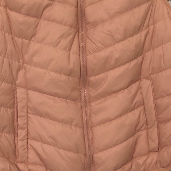 Light pink vest 💖 - Picture 2 of 5